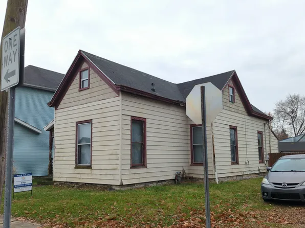 221 W 11th St, Connersville, IN 47331