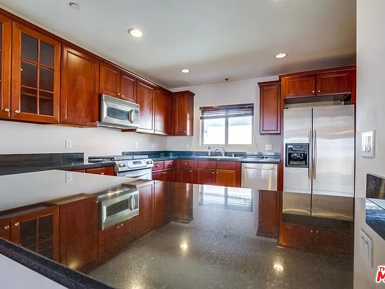 1522 Amherst Ave #402 — Photo 13