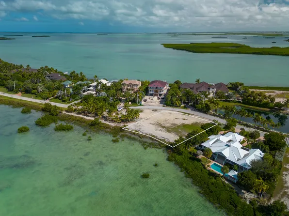 66 Cannon Royal Dr, Key West, FL 33040
