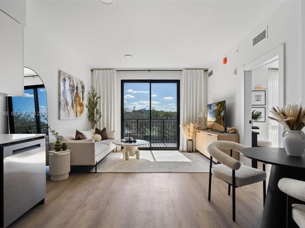 2479 NE 192nd St #209