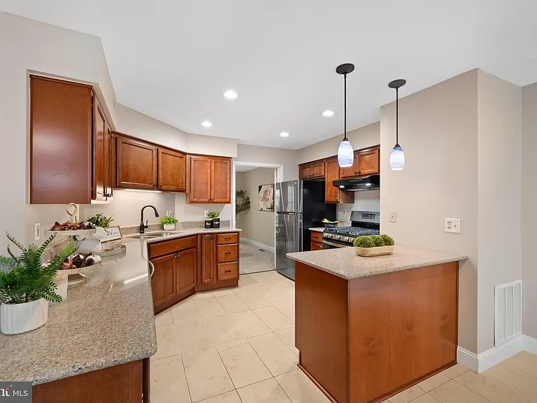 14353 Long Channel Dr — Photo 14