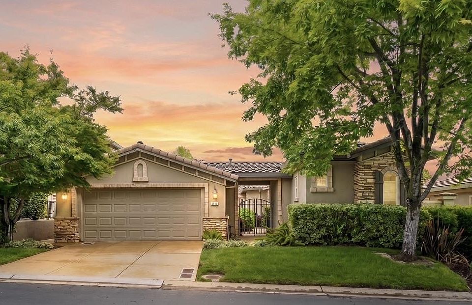 1st image of 4027 Royal Troon Dr