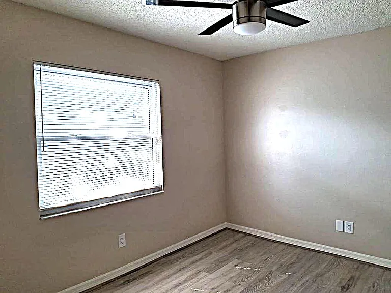 8308 123rd Ave — Photo 17
