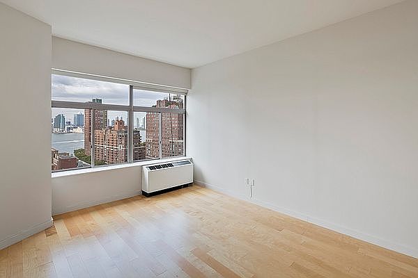 1st image of 90 Washington St APT 11G