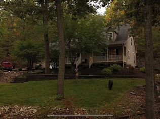 17 Horsehead Rd, Grottoes, VA 24441