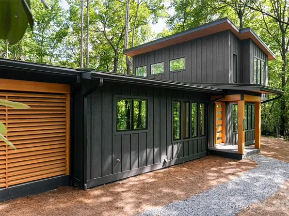 558 Poplar Crest Dr, Pisgah Forest, NC 28768