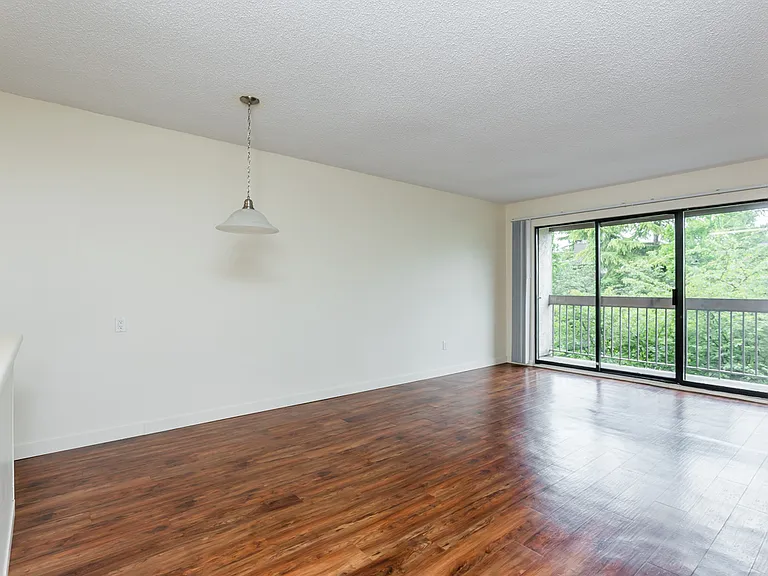 2328 Cambridge St — Photo 6