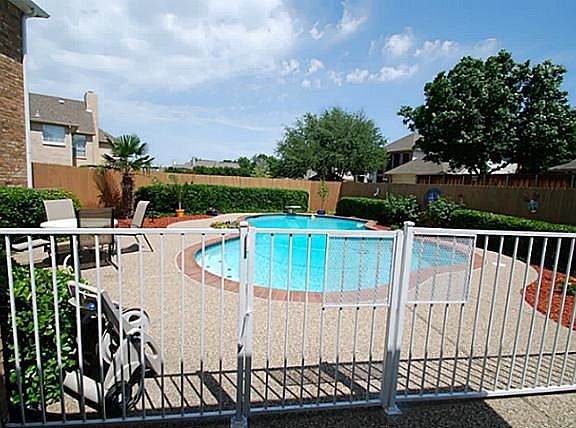 2nd image of 3701 Glasgow Dr