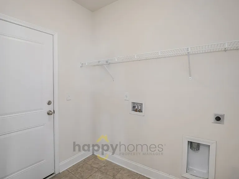 350 Spectrum Rd — Photo 8
