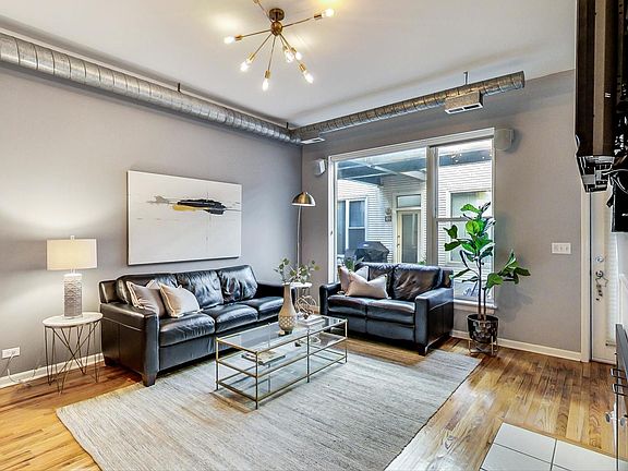 5th image of 2943 N Lincoln Ave APT 111