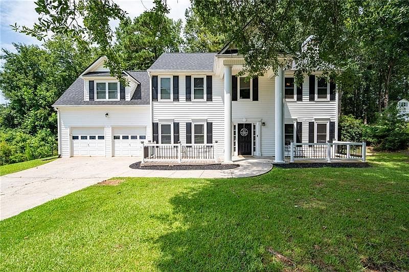 1st image of 33 Essex Ln
