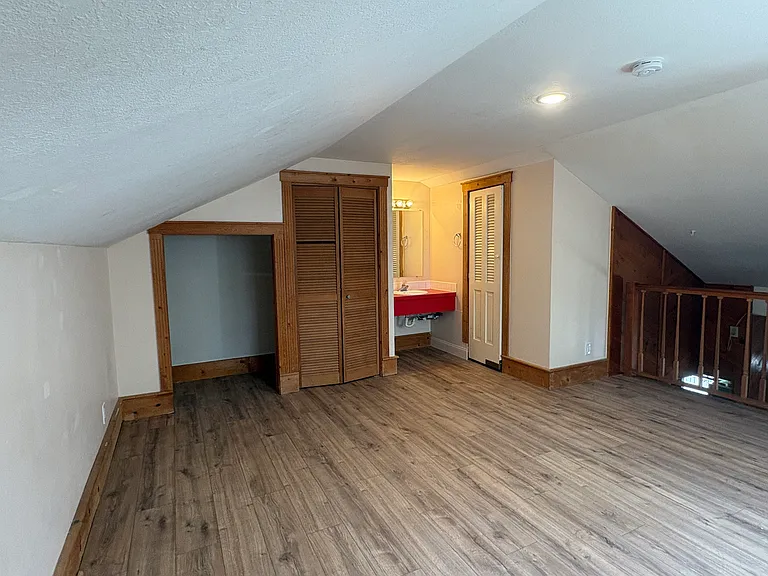 535 N Adams Ave — Photo 8