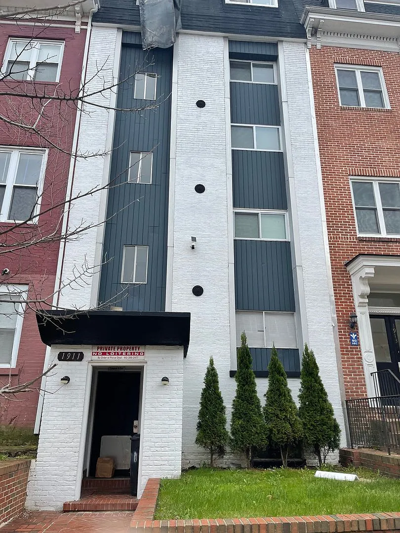 Building Photo - 1911 W Baltimore St
