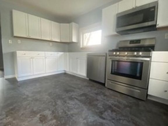 2nd image of 420 W Zeller St