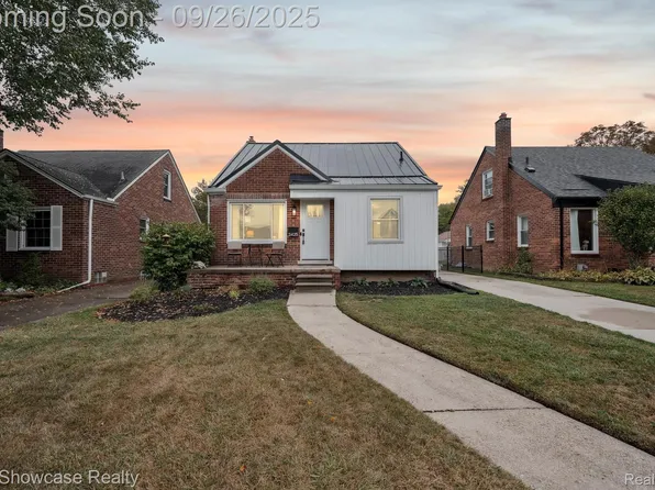 2425 N Wilson Ave, Royal Oak, MI 48073