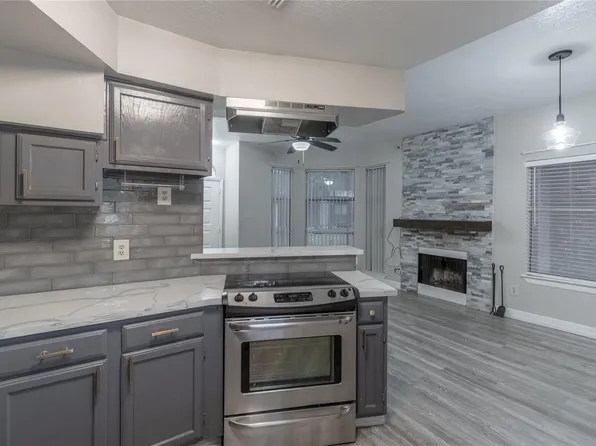 8320 Wild Rose St APT 16B, Houston, TX 77083