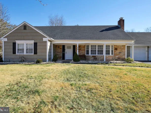 116 Club House Dr, Willingboro, NJ 08046