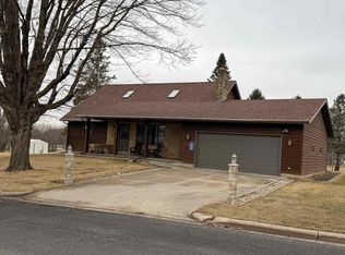 215 South Park Street, Livingston, WI 53554