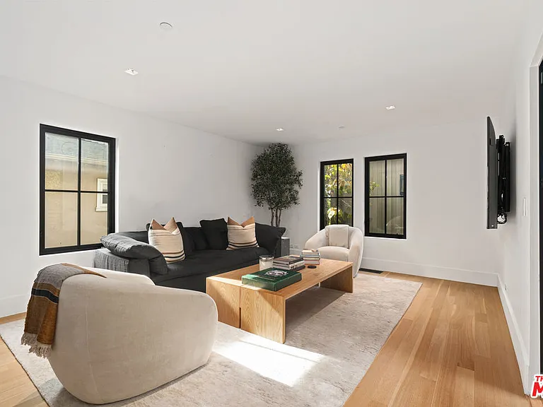 719 San Lorenzo St — Photo 7