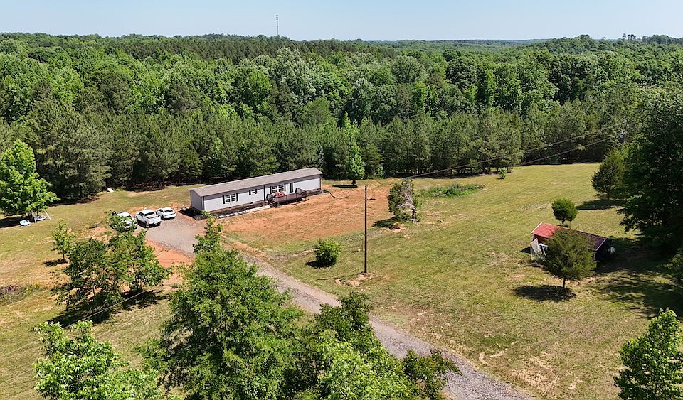 1st image of 365 Guernsey Ln