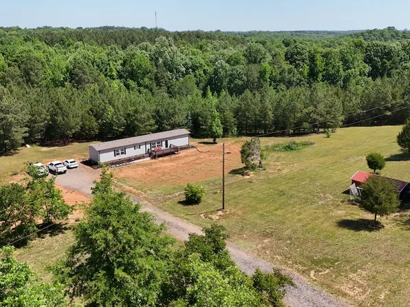 365 Guernsey Ln, Spartanburg, SC 29306