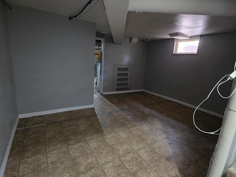 1685 N Forbes Rd — Photo 7