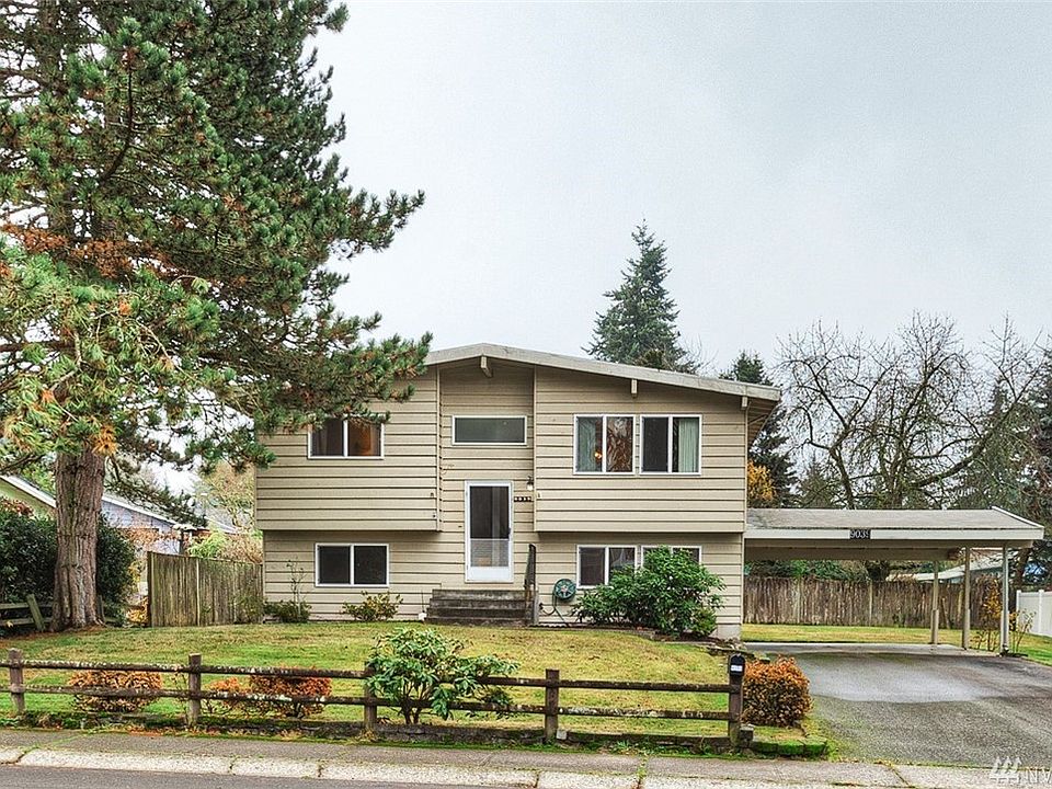 9039 NE 141st Street on Kirkland's Finn Hill