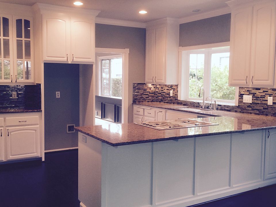 2nd image of 625 Encinal Ct