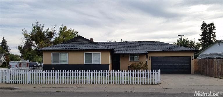 1st image of 1100 Holly Dr