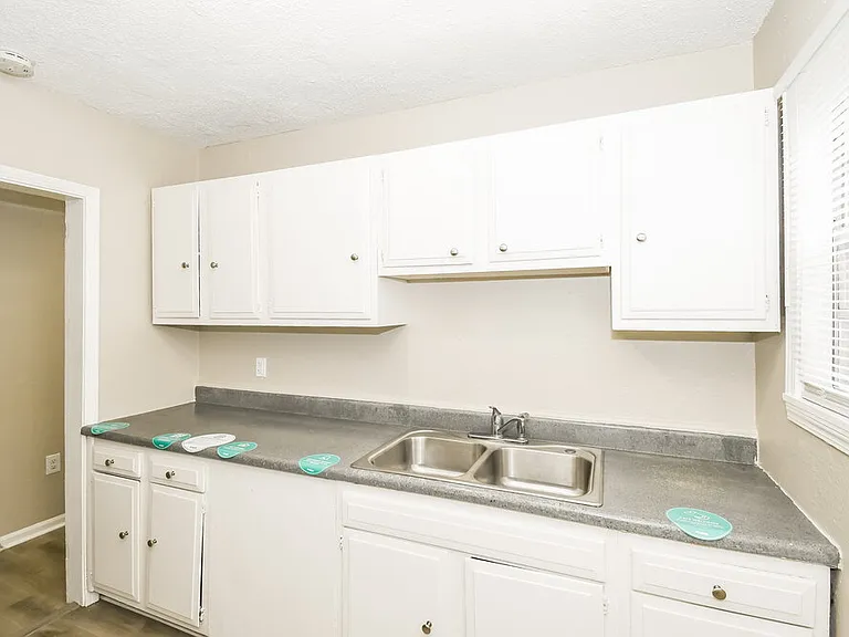 1031 Bunker Hill Blvd — Photo 7