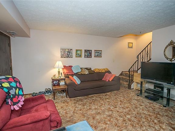 2nd image of 13874 Oakbrook Dr