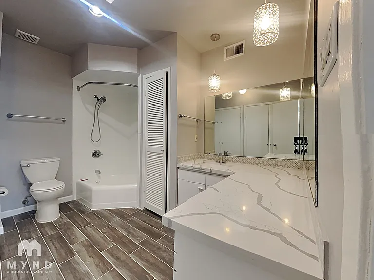 2230 S Piney Point Rd #204 — Photo 13