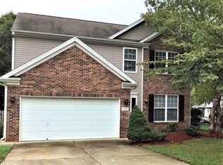 6059 Glen Way Dr, Winston Salem, NC 27107