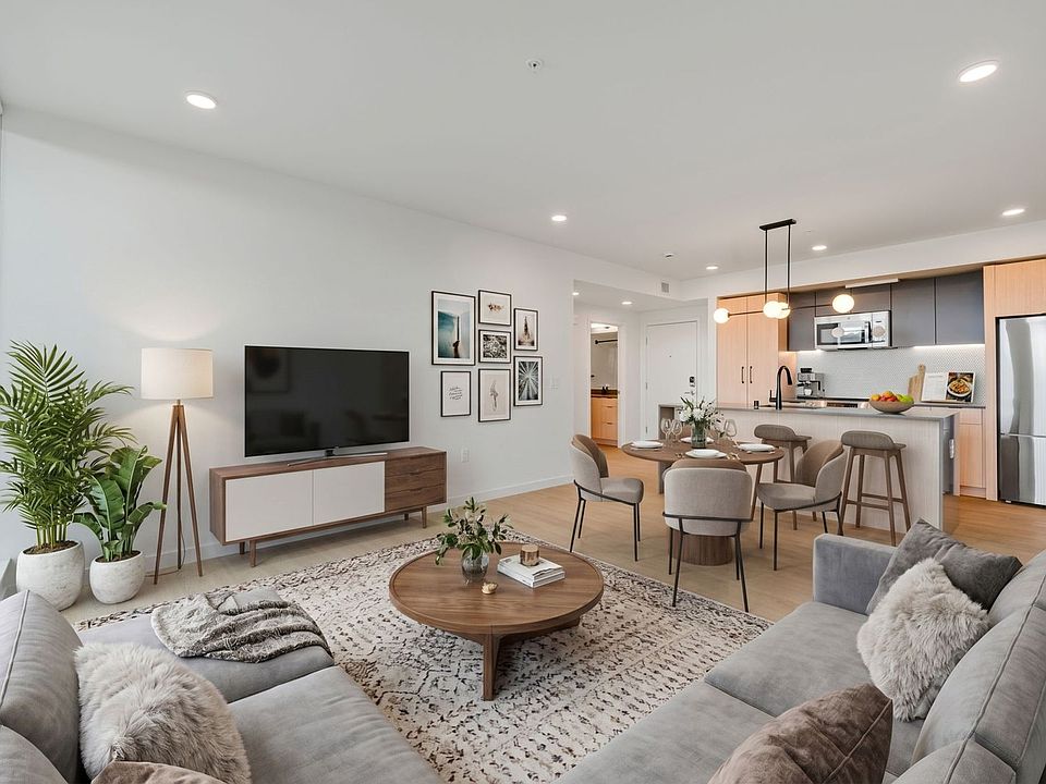 1st image of 404 16th Ave S #503