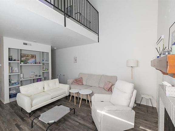 3rd image of 824 Cardinal Creek Blvd