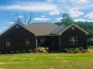 82 Buckskin Dr, Guntersville, AL 35976