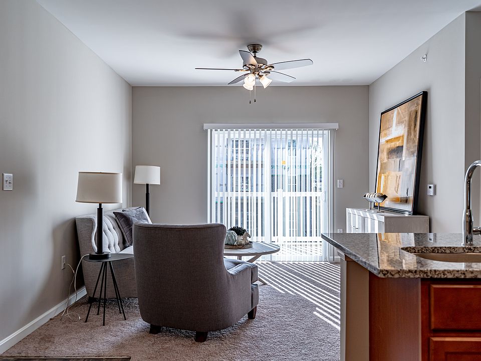 1st image of 1569 Sanford Ln #437