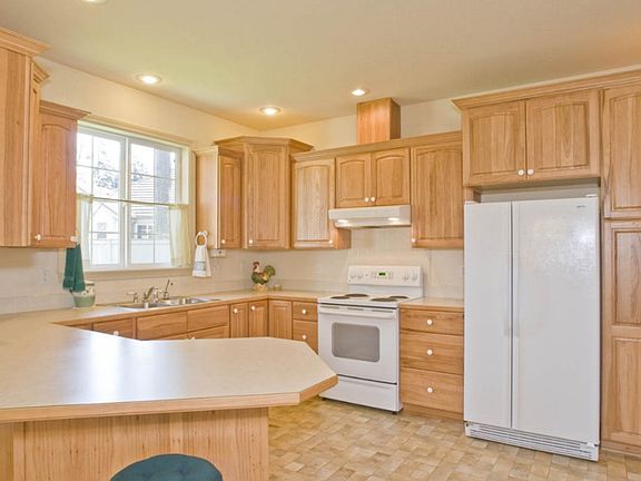 5th image of 9272 Lewis Dr NE