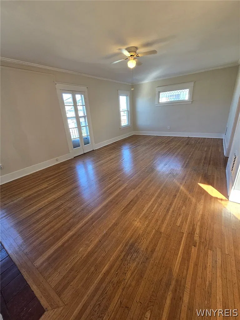 3 bed, 1.0 bath, 3972 sqft, $1,500 — Photo 4