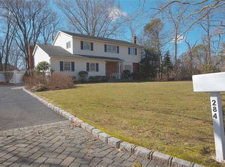 284 Marlin St, Dix Hills, NY 11746