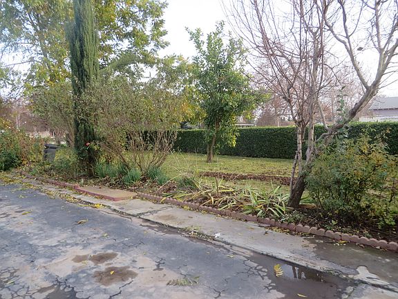 4th image of 26857 N Sacramento Blvd