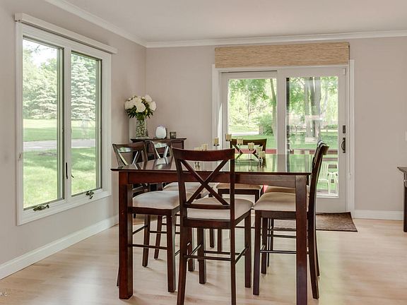 5th image of 1442 Spruce Dr
