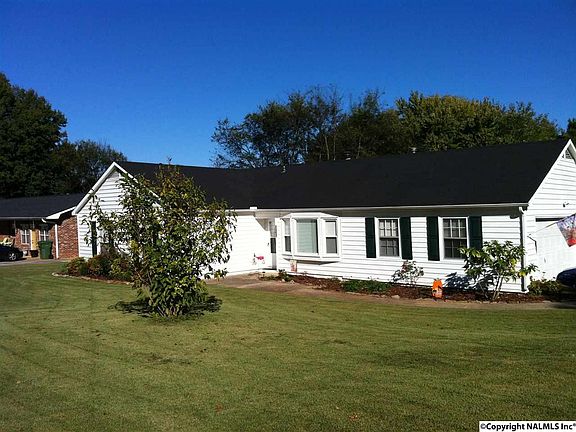 2nd image of 1207 Maebeth Cir SE