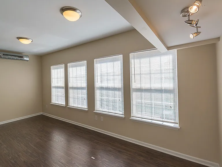 The Gateway Apartments — Photo 33