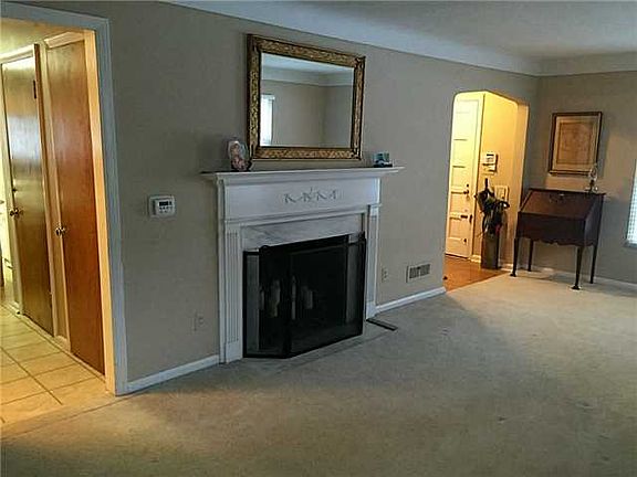 3rd image of 2828 Barrington Dr