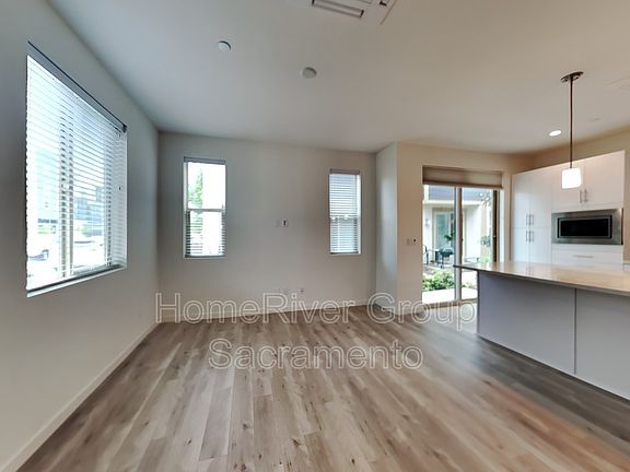 3rd image of 228 Log Pond Ln