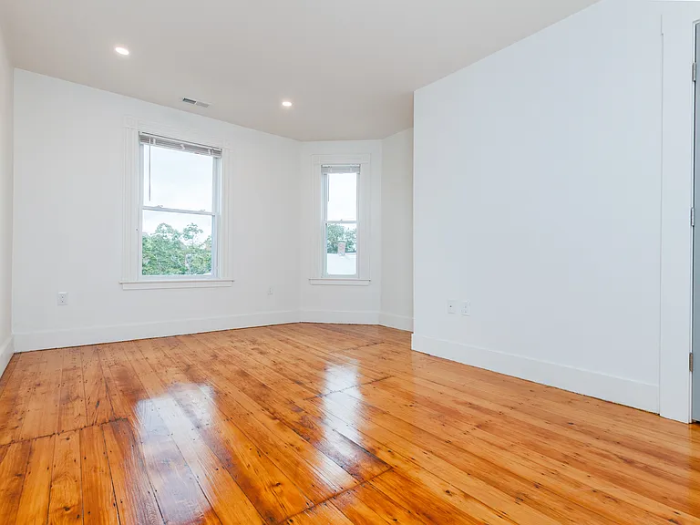 35 Woodman St #2 — Photo 8