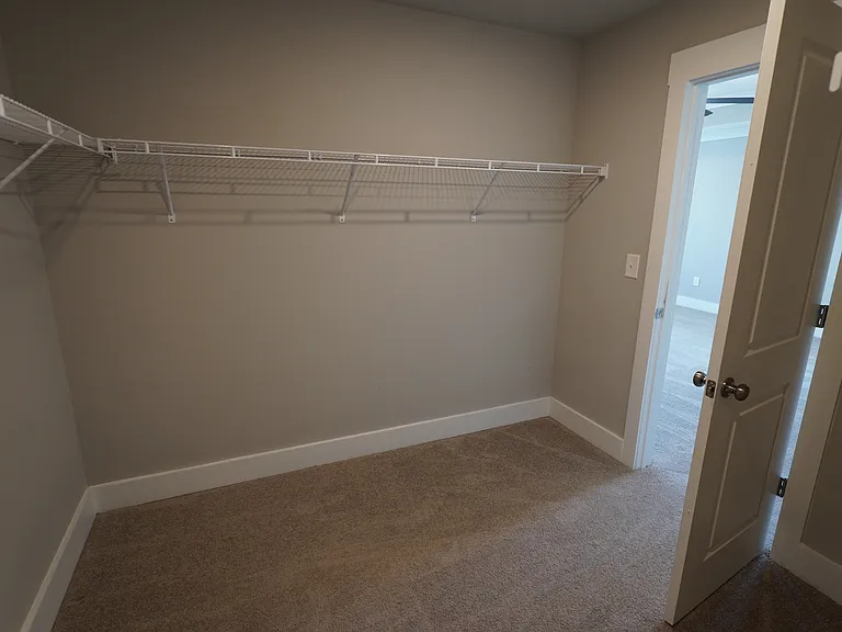 1532 Henry St — Photo 10
