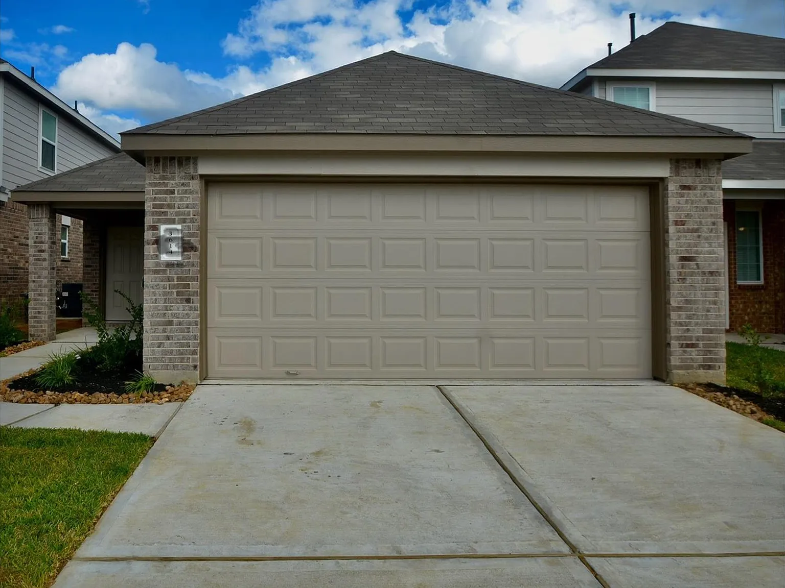 4 bed, 2.0 bath, 1538 sqft, $2,100 — Photo 1