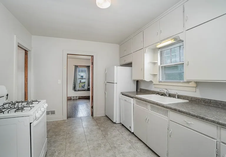 806 S Douglas St — Photo 11